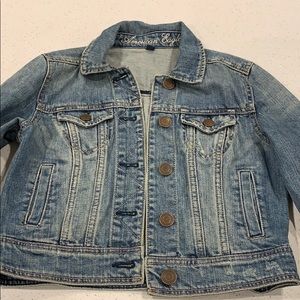 Cropped denim jacket